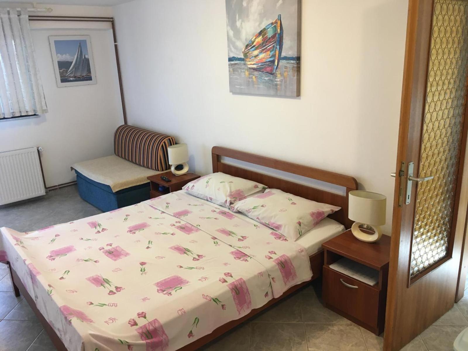 Apartments Biserka Punat Bilik gambar